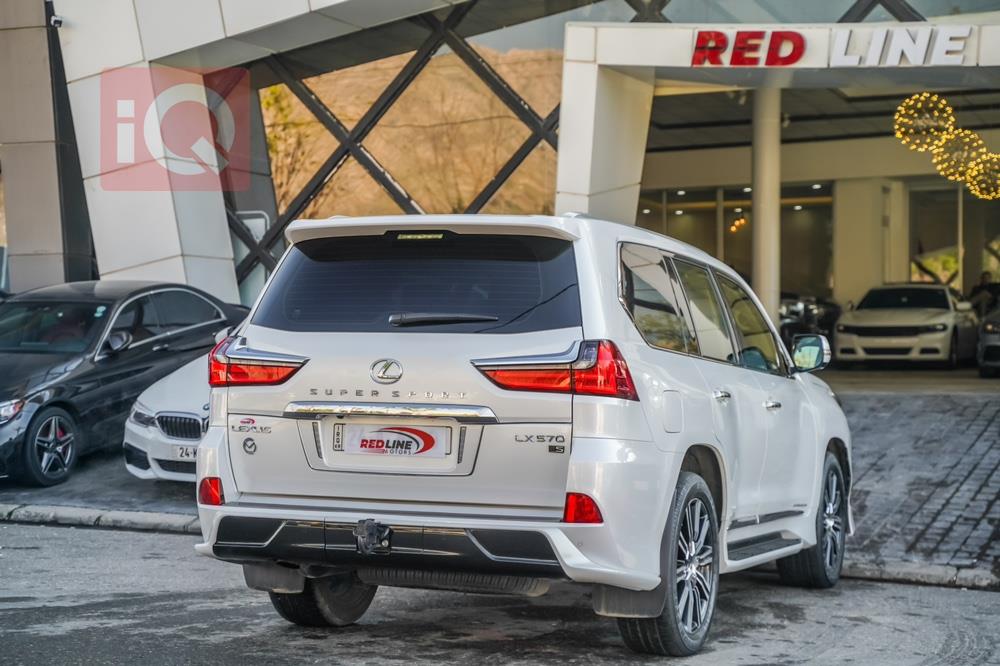 Lexus LX